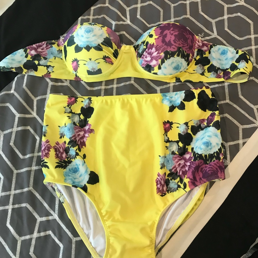 High waisted bikini 👙